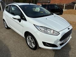 White Used 2013 Ford Fiesta Zetec Hatchback | £6,295 (Fair price)