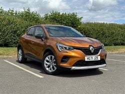 Desert orange Used 2021 Renault Captur Iconic SUV | £14,490 (Fair price)