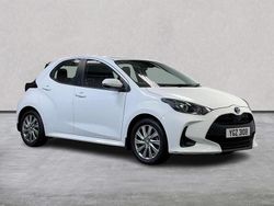White Used 2022 Toyota Yaris Hybrid Hatchback | £16,740 (Good price)