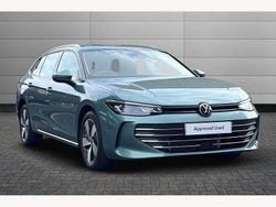 Green Used 2025 VW Passat Life Estate | £29,490