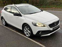 White Used 2014 Volvo V40 CC Estate | £7,995 (Fair price)