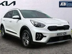 White Used 2022 Kia Niro 2 SUV | £17,495 (Fair price)
