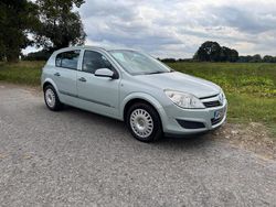 Green Used 2009 Vauxhall Astra Hatchback | £1,995 (Fair price)