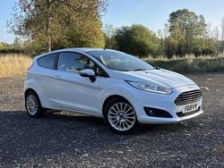 White Used 2015 Ford Fiesta Titanium Hatchback | £2,999 (Good price)