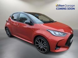 Red/black Used 2022 Toyota Yaris Hybrid Sport Hatchback | £18,350 (Fair price)