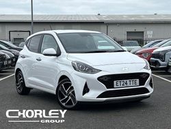 White Used 2024 Hyundai i10 Premium Hatchback | £15,314 (Fair price)