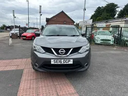 Grey Used 2016 Nissan Qashqai N-Connecta SUV | £7,490 (Good price)