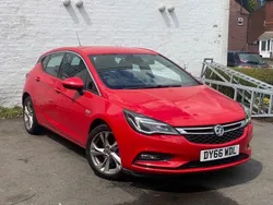 Red Used 2016 Vauxhall Astra SRi Hatchback | £4,000 (Fair price)