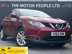 Red Used 2015 Nissan Qashqai Acenta SUV | £9,295 (Good price)