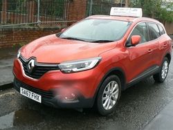 Red Used 2017 Renault Kadjar Dynamique SUV | £7,995 (Fair price)