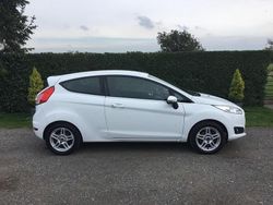 White Used 2013 Ford Fiesta Zetec Hatchback | £3,795 (Fair price)