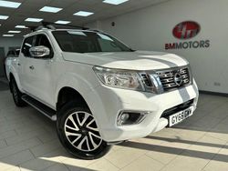 White Used 2016 Nissan Navara Tekna Pickup | £13,295 (Fair price)