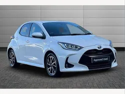 Pure white Used 2021 Toyota Yaris Hybrid Design Hatchback | £14,695 (Fair price)