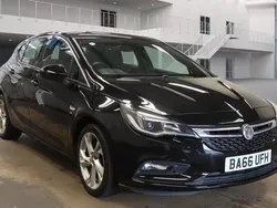 Black Used 2017 Vauxhall Astra SRi Hatchback | £4,345 (Fair price)