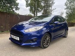Red Used 2015 Ford Fiesta ST-Line Hatchback | £4,250 (Fair price)