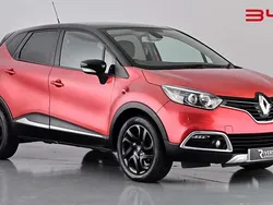 Brilliant red Used 2016 Renault Captur Signature SUV | £5,490 (Fair price)