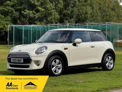 White Used 2015 Mini Cooper Hatch Hatchback | £8,975 (Super price)