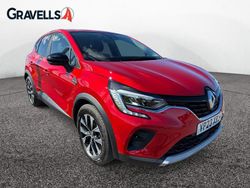 Red Used 2023 Renault Captur SUV | £17,495 (Fair price)