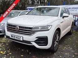 White Used 2019 VW Touareg R-line SUV | £27,000 (Fair price)