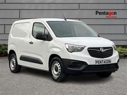 Jade white New 2025 Vauxhall Combo MPV | £12,950 (Good price)