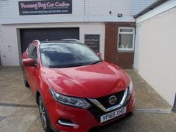 Red Used 2018 Nissan Qashqai N-Connecta SUV | £10,995 (Fair price)