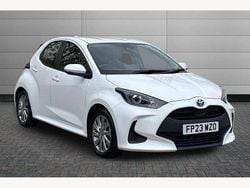 White Used 2023 Toyota Yaris Hybrid Hatchback | £15,981 (Good price)