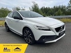 White Used 2016 Volvo V40 Pro Hatchback | £4,799 (Fair price)