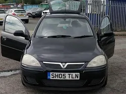 Black Used 2005 Vauxhall Corsa Design Edition Hatchback | £1,495 (Fair price)