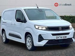Solid kaolin white Used 2024 Vauxhall Combo S MPV | £15,968 (A bit pricey)