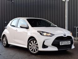 White Used 2023 Toyota Yaris Hybrid Hatchback | £16,998 (Good price)