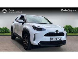 White Used 2025 Toyota Yaris Hybrid Design SUV | £23,833 (Fair price)