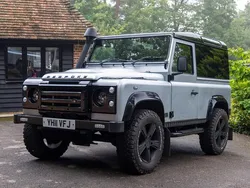 Zermatt silver / santorini black Used 2011 Land Rover Defender SUV | £28,000 (A bit pricey)