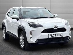White Used 2024 Toyota Yaris Hybrid SUV | £21,351 (Good price)