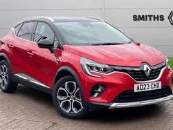 Flame red/black Used 2023 Renault Captur Techno SUV | £16,290 (Fair price)