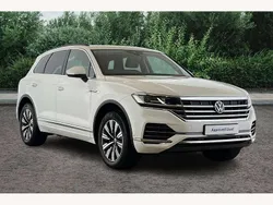 Pure white Used 2020 VW Touareg SEL SUV | £29,990 (Super price)