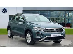 Petrol blue metallic Used 2024 VW T-Roc Life SUV | £22,148 (Fair price)