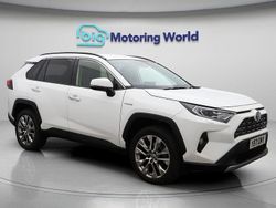 White Used 2022 Toyota RAV4 Estate | £24,400 (Good price)