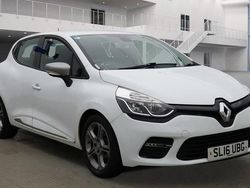 White Used 2016 Renault Clio IV Dynamique Hatchback | £5,999 (Fair price)