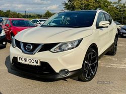 White Used 2017 Nissan Qashqai Tekna SUV | £8,950 (Good price)