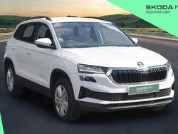 Moon white metallic New 2025 Skoda Karoq SE Drive SUV | £23,265 (Fair price)
