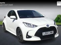 White Used 2022 Toyota Yaris Hybrid Design Hatchback | £16,850 (Fair price)
