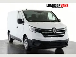 Solid glacier white New 2025 Renault Trafic Van | £20,500