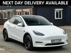 White Used 2022 Tesla Model Y SUV | £22,250 (Fair price)