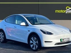 White Used 2022 Tesla Model Y RWD SUV | £24,000 (Fair price)
