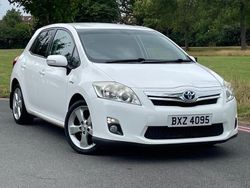 White Used 2011 Toyota Auris Hybrid Hatchback | £5,195 (Fair price)