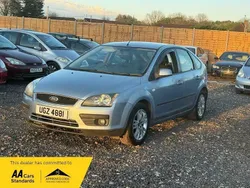 Blue Used 2005 Ford Focus Zetec Hatchback | £1,295 (Good price)