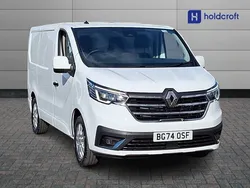 Solid glacier white New 2024 Renault Trafic Van | £22,499