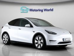 White Used 2022 Tesla Model Y SUV | £23,700 (Fair price)