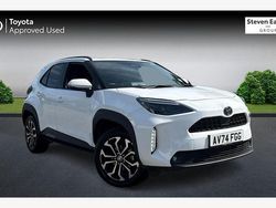 Used 2025 Toyota Yaris Hybrid Design Estate | £23,909 (Fair price)