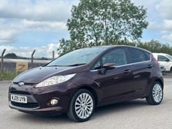 Red Used 2009 Ford Fiesta Titanium Hatchback | £2,295 (Good price)